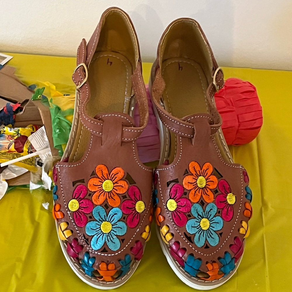 Authentic Mexican sandal. Huarache Mexicano.
